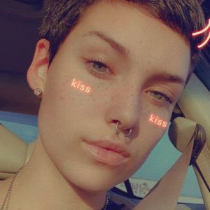 Meet your Posher, Madeline